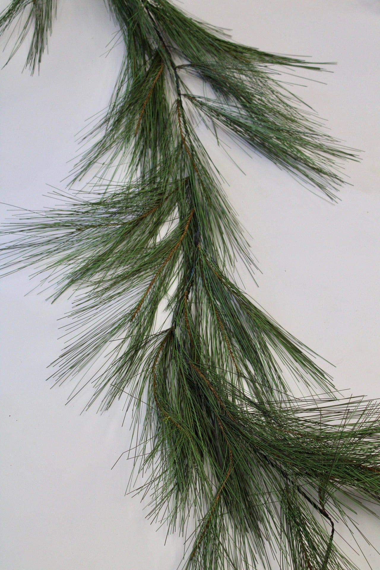 Vixen Long Needle Pine Garland